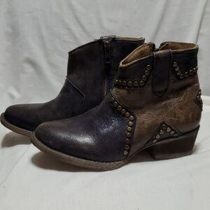 Circle G corral distressed ankle boots studded blue brown leather